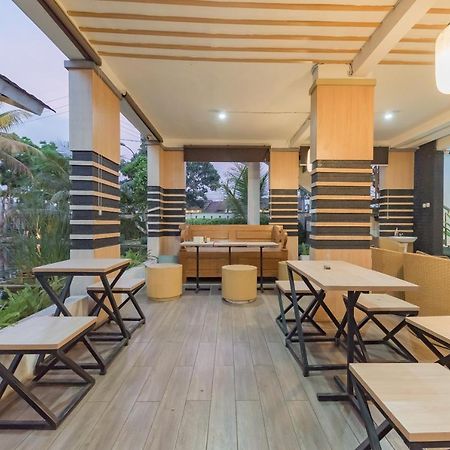 Urbanview Hotel Khayrizsan Tasikmalaya By Reddoorz Exterior foto
